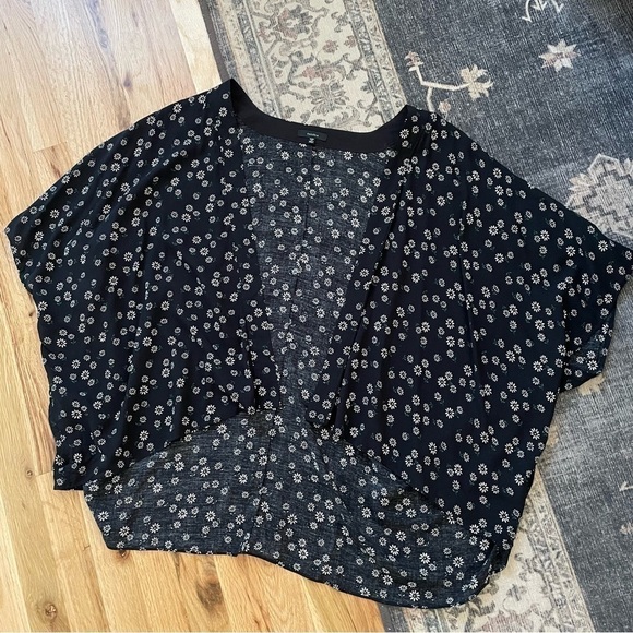 Aritzia Talula Black Daisy Floral Open Kimono Cardigan - Picture 5 of 5